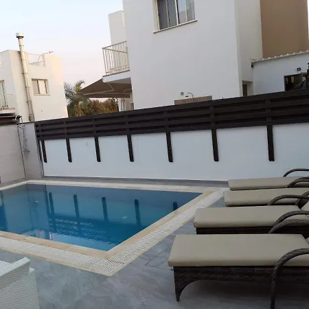 Anna's Seaview
