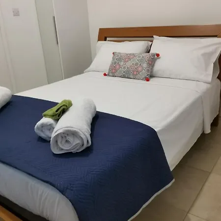Anna's Seaview פרוטאראס