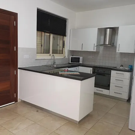 Anna's Seaview פרוטאראס